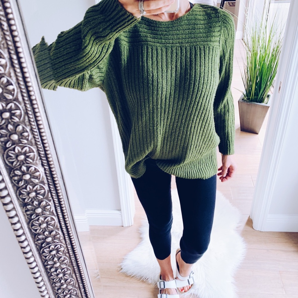 Vintage Mod Ribbed Olive Green Sweater